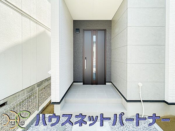 玄関を拡大表示