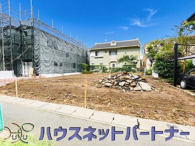 外観:開放的な立地、隣地との空間周辺建物も綺麗で住みやすい 外観:開放的な立地、隣地との空間周辺建物も綺麗で住みやすい