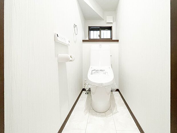 温水暖房便座。冷たい便座に座ったときの「ヒヤッ」は苦痛なだけでなく、心機能に負担がかかります。便座の暖房機能は、その冷感ショックを軽減することにとても有効な機能なのです。