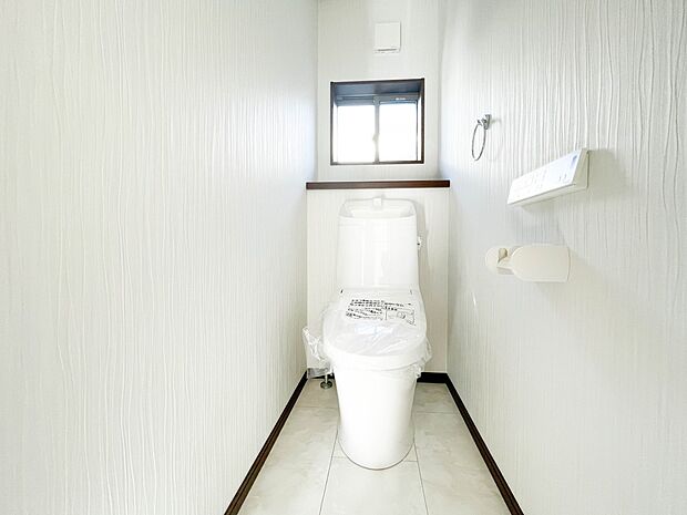 シャワートイレは、ちょっとした小物で心地よい空間造りをしてみて下さい。