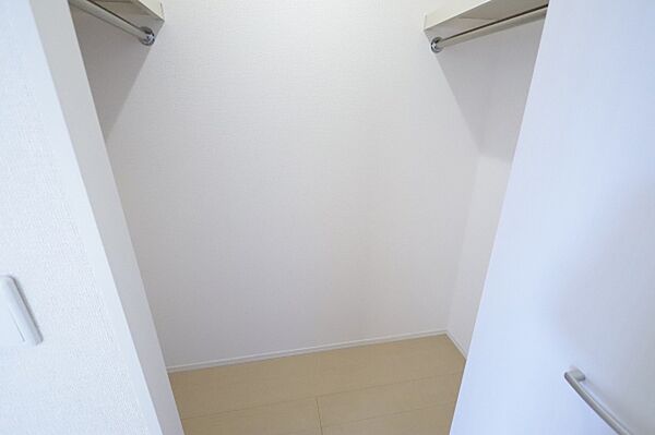 apartment 茨城県常総市内守谷町きぬの里
内守谷町きぬの里の賃貸情報を見る
物件地図