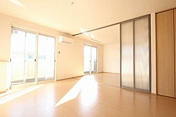 UTOPIA FOURLEAF B 102号室 1階1LDKのリビング/ダイニング