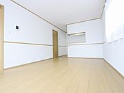 同間取別棟内観