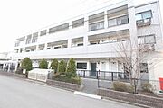 小絹駅より徒歩29分 築22年6ヶ月 3階建の賃貸物件