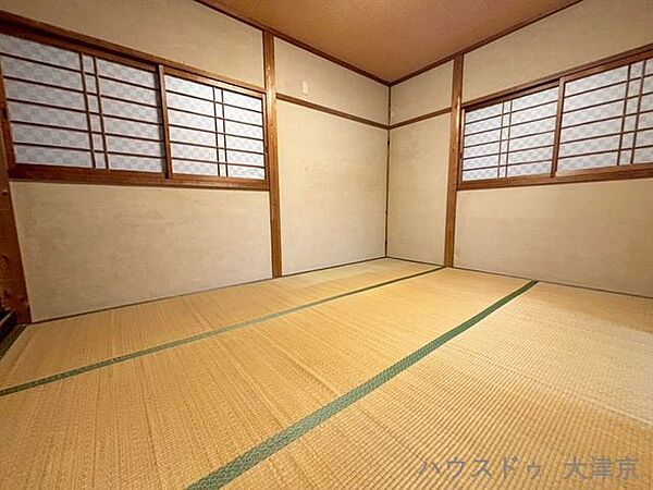 2階和室　障子からの柔らかな光で癒やしの空間