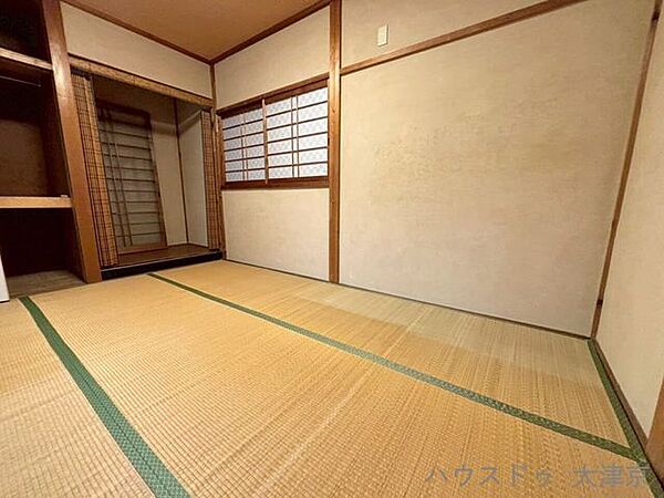 2階和室　客間、寝室として多様な利用が可能