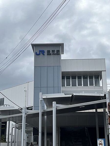 ＪＲ東海道線/膳所【JR膳所駅】「京都」駅まで乗車約12分、「大阪」駅まで乗車約55分で到着します。通勤・通学・おでかけ時、気軽に立ち寄れるコンビニも近くにございます。 960m