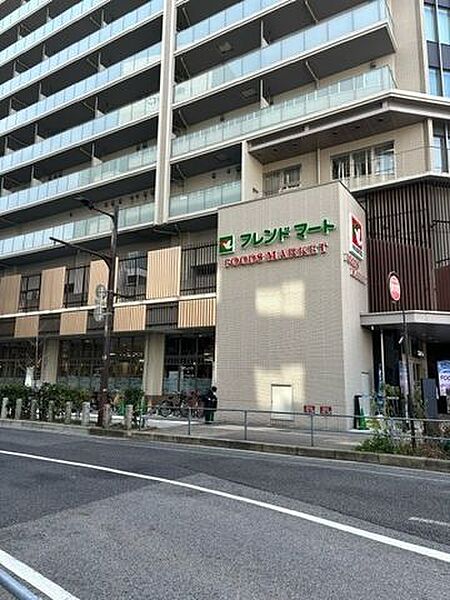 フレンドマート大津駅前大津駅前にあるスーパー。平日は朝7：00から、土日祝日は9：30から営業しています。夜の9：00まで営業。通勤通学の行きも帰りも寄れてとっても便利です。 900m