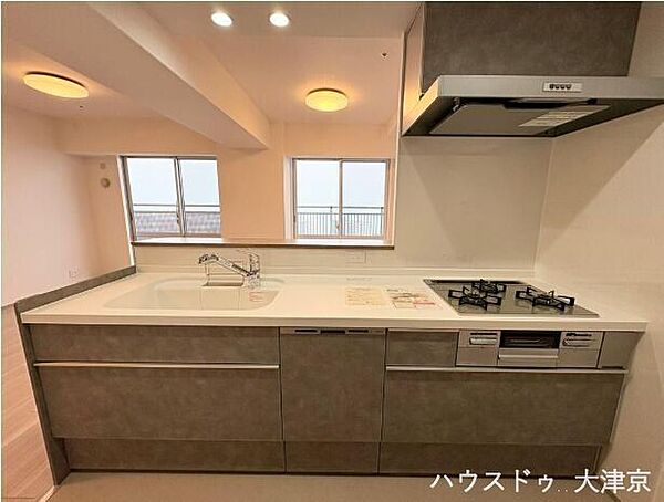 デザイン性と機能性を兼ね備えた、スタイリッシュなキッチン。