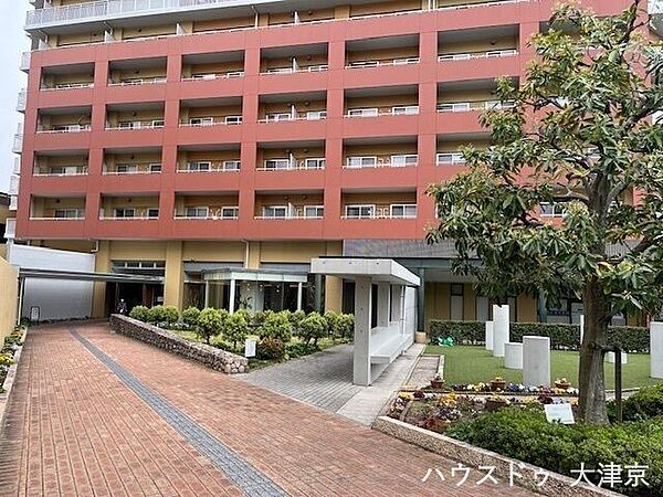 バリアフリー対応の入り口。安心の毎日を提供。