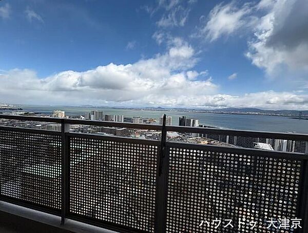 目の前に広がる大パノラマ。琵琶湖に心癒されます。びわ湖花火大会も鑑賞可能♪