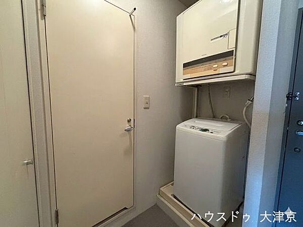 専用スペースですっきり収まる、使い勝手の良い洗濯機置場（画像の一部を加工しております）