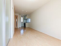 湘南新宿ライン高海 新町駅 バス28分 玉村4丁目下車 徒歩5分の賃貸アパート 1階1LDKのリビング/ダイニング