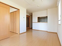 東武伊勢崎線 世良田駅 徒歩30分の賃貸アパート 2階2LDKのリビング/ダイニング