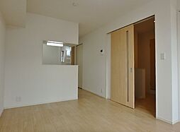 東武伊勢崎線 新伊勢崎駅 徒歩14分の賃貸アパート 2階1LDKのリビング/ダイニング