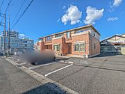 新伊勢崎駅より徒歩13分 築8年8ヶ月 2階建の賃貸物件