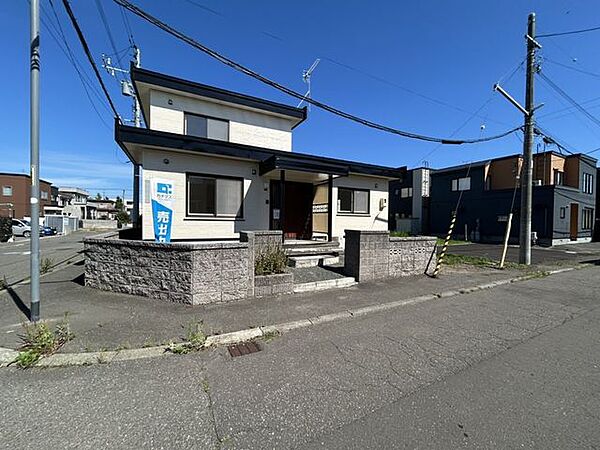 【前面道路】北側幅員約9ｍ、西側幅員約8ｍの公道に接道している角地です。