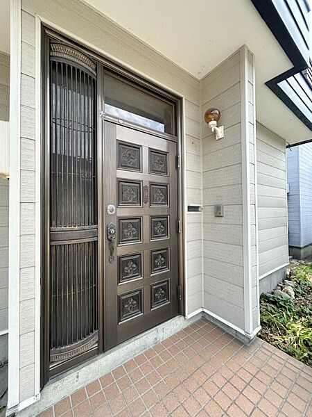 detached 北海道江別市文京台南町35-11
地図を見る