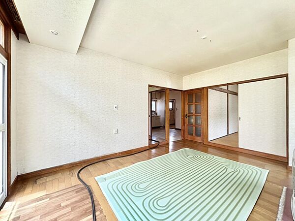 detached 北海道江別市文京台南町35-11
地図を見る