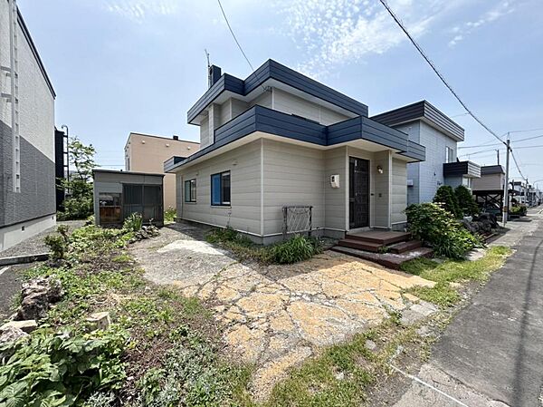 detached 北海道江別市文京台南町35-11
地図を見る
