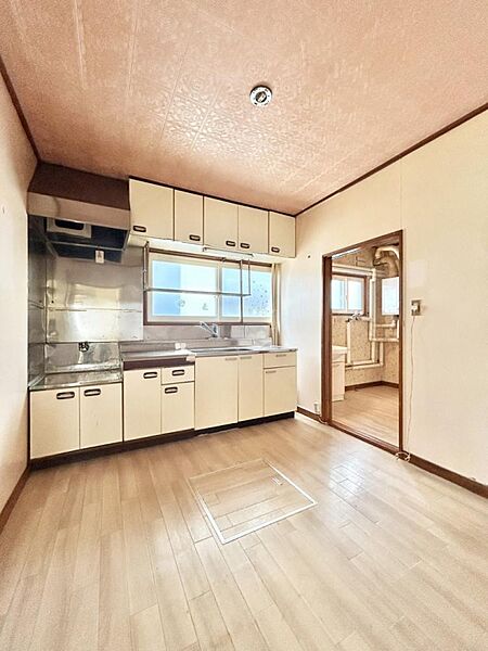 detached 北海道江別市文京台南町35-11
地図を見る