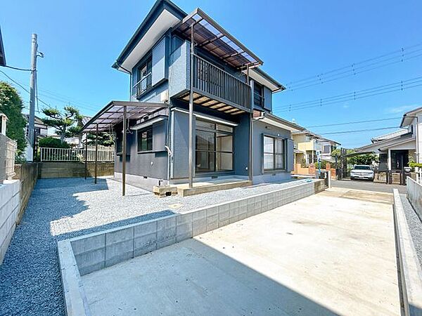 【リフォーム完成】駐車場拡張、外壁屋根塗装、砕石敷きを行いました。