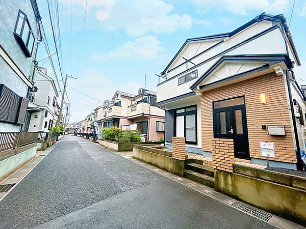 【リフォーム済＆即入居可】外観写真です。外壁屋根塗装を行いました。外壁屋根がきれいですとお家の見栄えもよくなりますね。10～15年に一度のメンテナンスをおすすめしております。