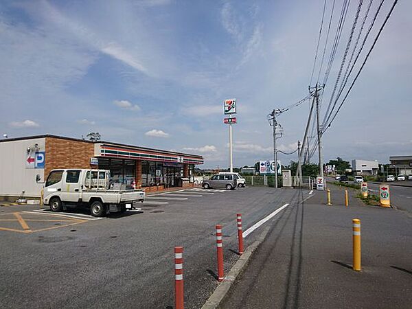セブンイレブン取手青柳店 徒歩6分。 450m