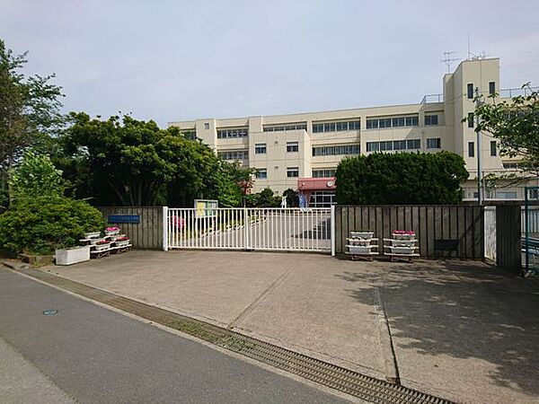 取手市立取手東小学校 徒歩4分。 280m