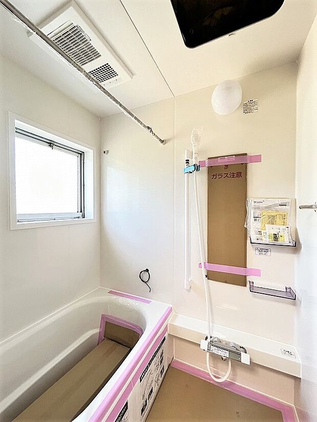 【リフォーム中5/13更新】浴室の写真です。ユニットバス新品に交換中です。