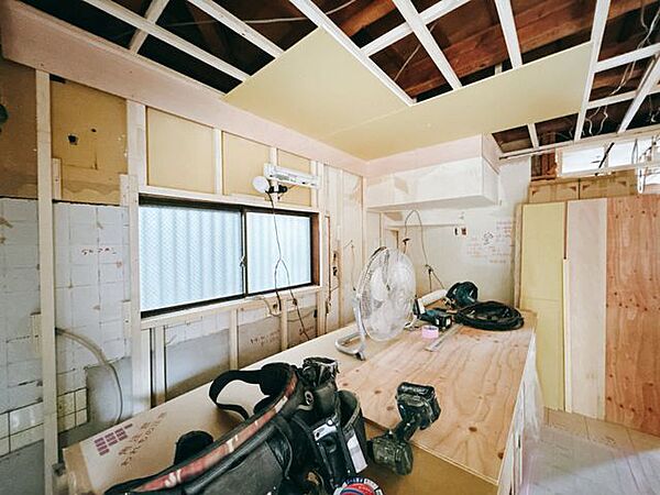 【リフォーム中】【同仕様写真】1階洋室　間取り変更、建具交換、クロス張替え予定。1階に一部屋あれば将来の寝室にもなります。ライフステージに合わせた使い方で日々の暮らしを充実させてください。