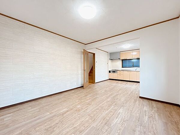 売主として累計10万戸以上の住宅をリフォームして販売してきた経験に基づき、一戸一戸、土地や建物に合わせてリフォームを行っています。ぜひとも現地でご確認ください。