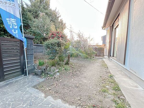 【リフォーム中】　庭　家庭菜園など如何でしょうか。