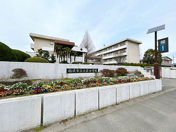 【周辺】小正小学校まで徒歩約10分（約750m）。徒歩圏内に小学校があるので、お子様にとっても安心の立地です。