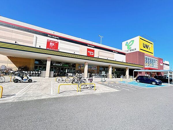 【周辺】リーフウォーク稲沢様まで徒歩約15分（約1200m）。食料品だけでなく、様々な小売店が並ぶ施設です。