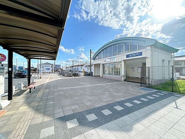 【周辺】名鉄犬山線「楽田駅」徒歩約10分（750m）。通勤通学に便利な立地です。