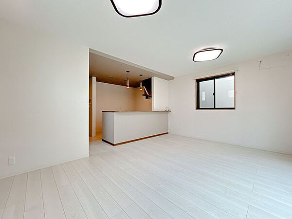 売主として累計10万戸以上の住宅をリフォームして販売してきた経験に基づき、一戸一戸、土地や建物に合わせてリフォームを行っています。ぜひとも現地でご確認ください。