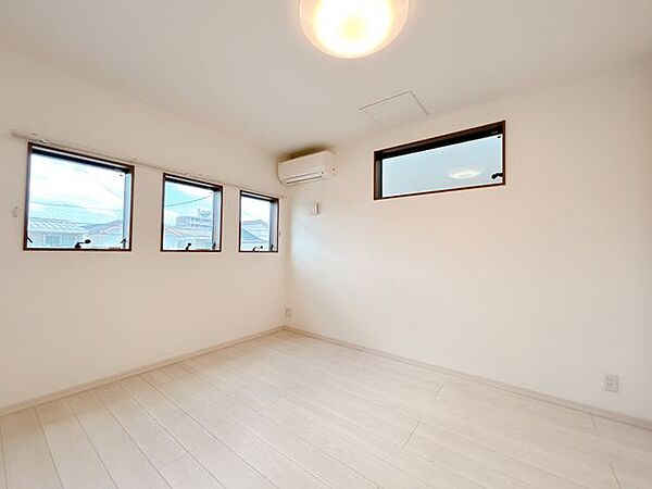2階東側洋室　生活に合わせたお部屋の使い方で心地いい住まいつくりをお楽しみ下さい。