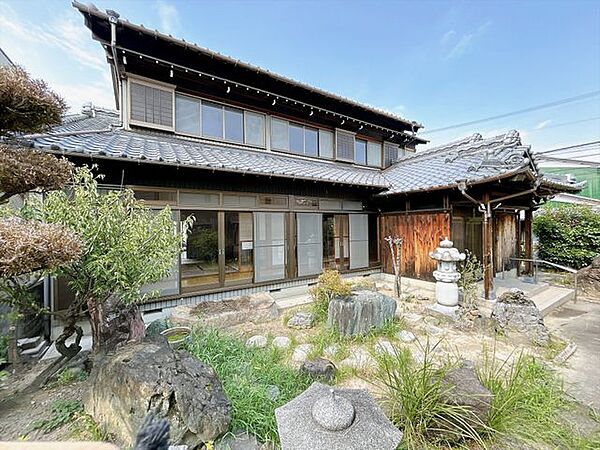 庭　お庭は建物の南側に位置し陽当たり良好なので、お子様の遊び場にもぴったりです。