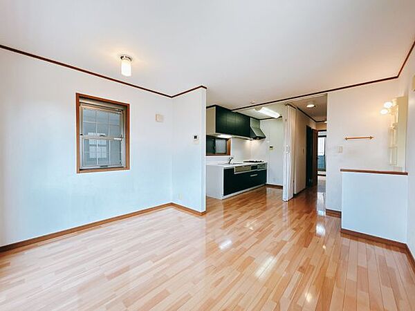 売主として累計10万戸以上の住宅をリフォームして販売してきた経験に基づき、一戸一戸、土地や建物に合わせてリフォームを行っています。ぜひとも現地でご確認ください。