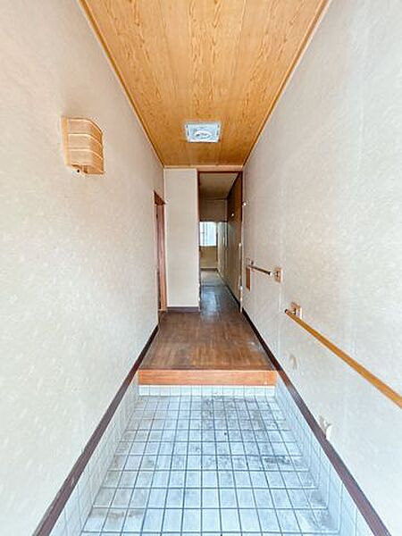 【リフォーム中】中古住宅だと昔のままといったイメージがありますが、新しく住まわれる方の事を考え細部まで気にかけてリフォームします。