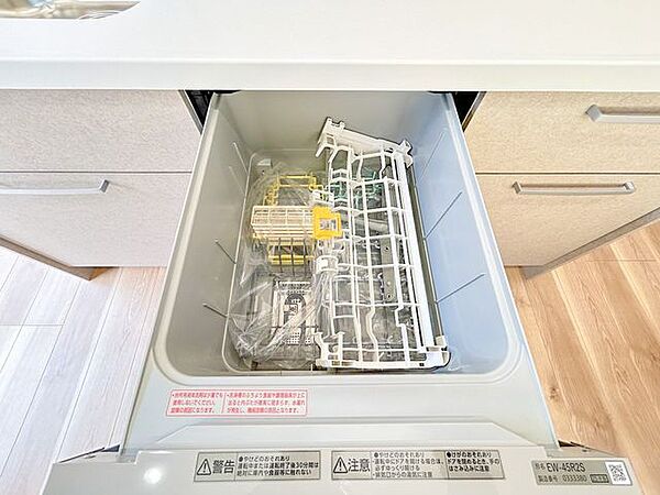 【リフォーム済】食洗器のお写真です。洗い物が多い日などは食洗器にお任せですね。
