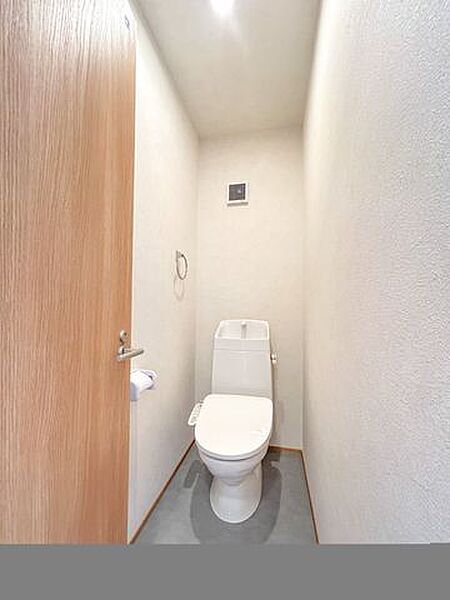 【リフォーム済み】トイレはジャニス製の新品に交換しました。節水タイプのトイレは経済的です野江家計の助けになってくれますよ。