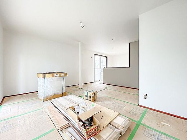 【リフォーム中】1階和室があった部屋はリビングと一続きの間にすることにより、広々としたリビングへとリフォームする予定となっております。