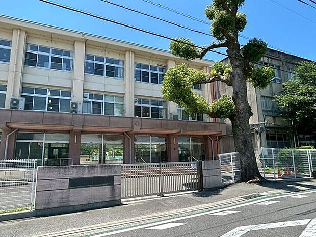 栗葉小学校 2260m