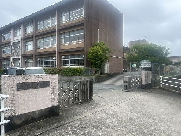 栗真小学校 990m