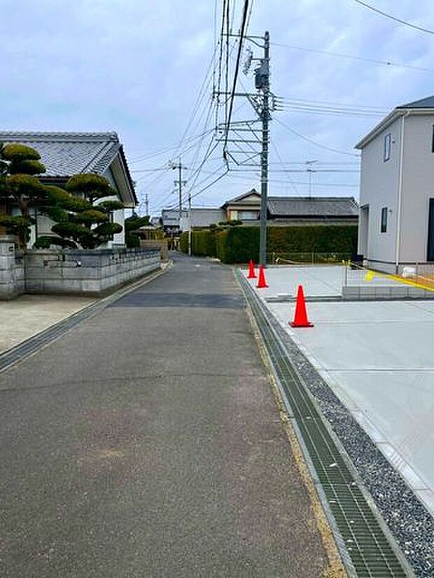 前面道路含む現地写真