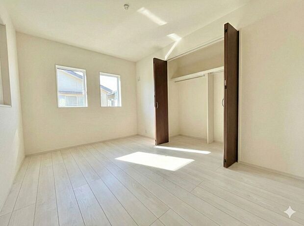 趣味の部屋やゲストルームとして使える、使い勝手の良い一室。※掲載写真は同一モデルの施工事例です。本物件とは仕様・設備・色等が異なる場合があります