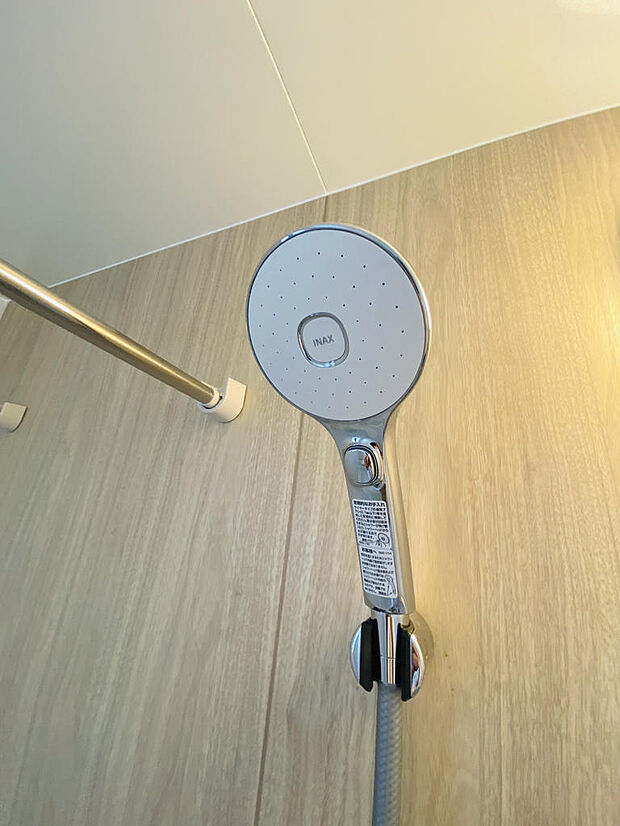 シャワーヘッド※掲載写真は同一モデルの施工事例です。本物件とは仕様・設備・色等が異なる場合があります