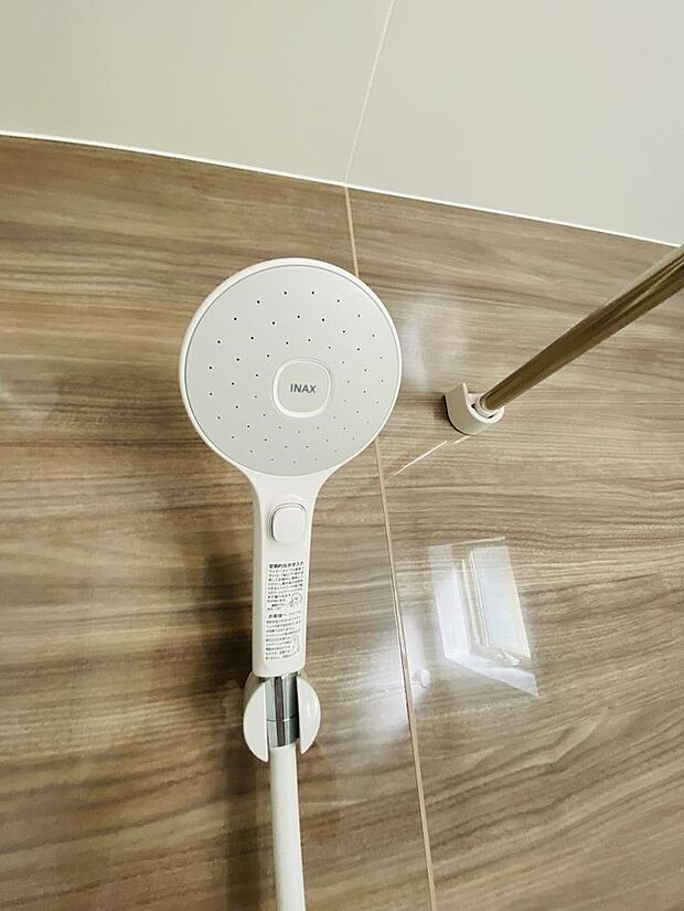 シャワーヘッド※掲載写真は同一モデルの施工事例です。本物件とは仕様・設備・色等が異なる場合があります